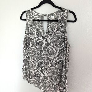 Old Navy V Neck Sleeveless Top